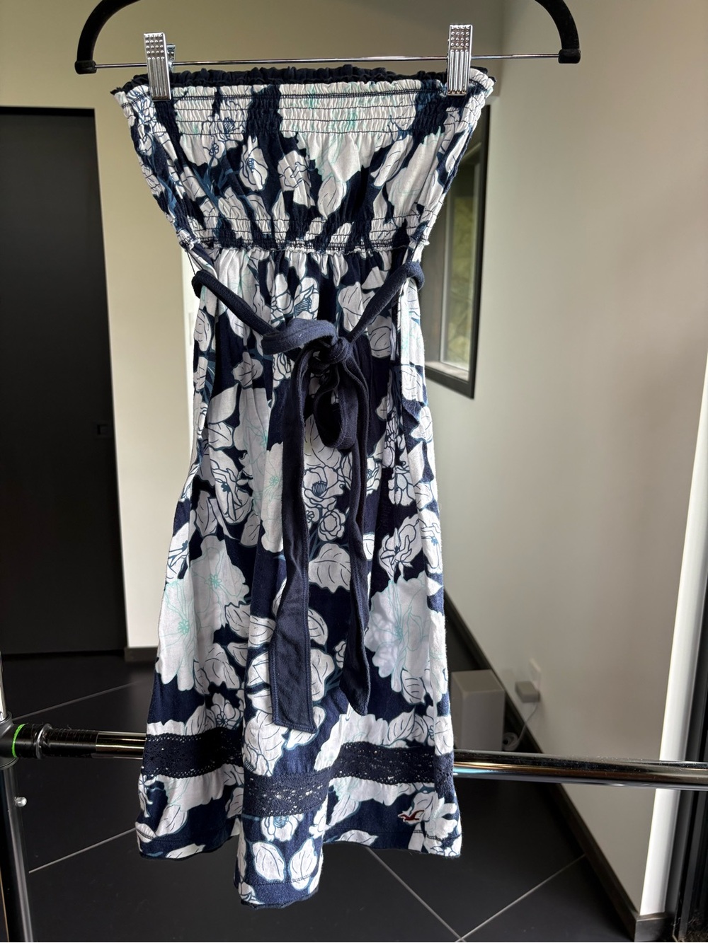 Vintage Y2K Hollister Navy and White Strapless Smocked Sundress